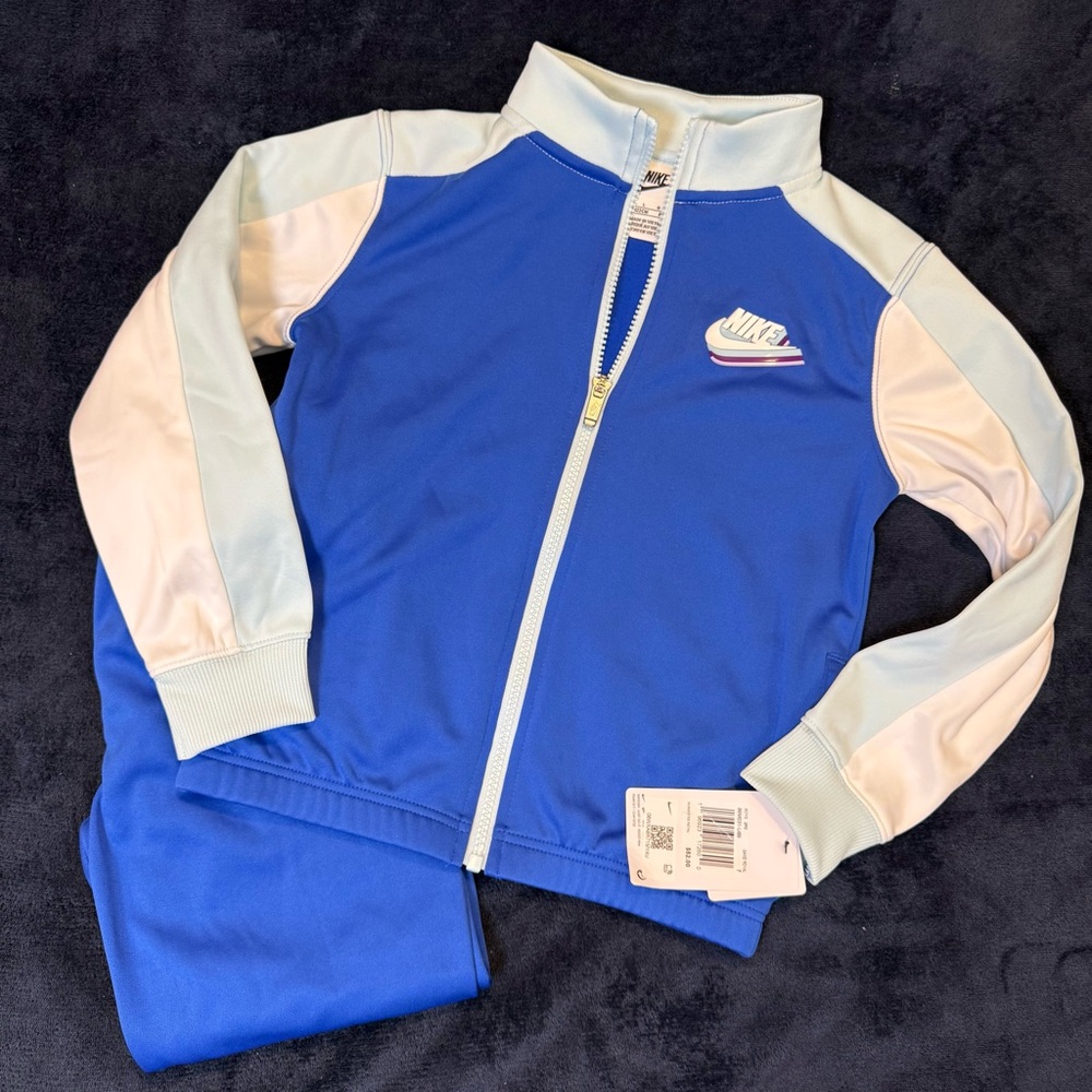 Nike Royal Blue and White Athletic Set - Picture 9 of 10
